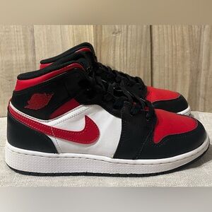 Nike Air Jordan 1 Mid Kids Shoes